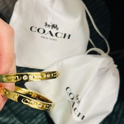 COACH BRACELET SINGLES(Gold)(Read Description)