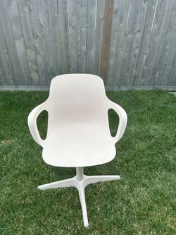 IKEA ODGER CHAIR