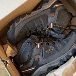 Hiking Boots KEEN Targhee III Men’s Mid WP