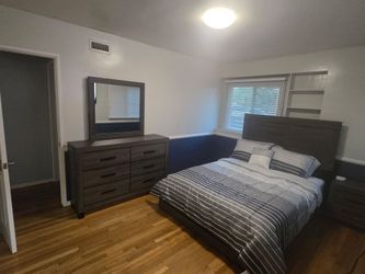 🚨 Moving Sale! Brand New Gray 6-Piece Queen Bedroom Set –Pillowtop Mattress Included – $550 OBO 🚨