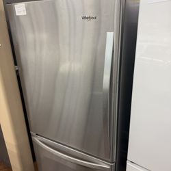Whirlpool 30” refrigerator 