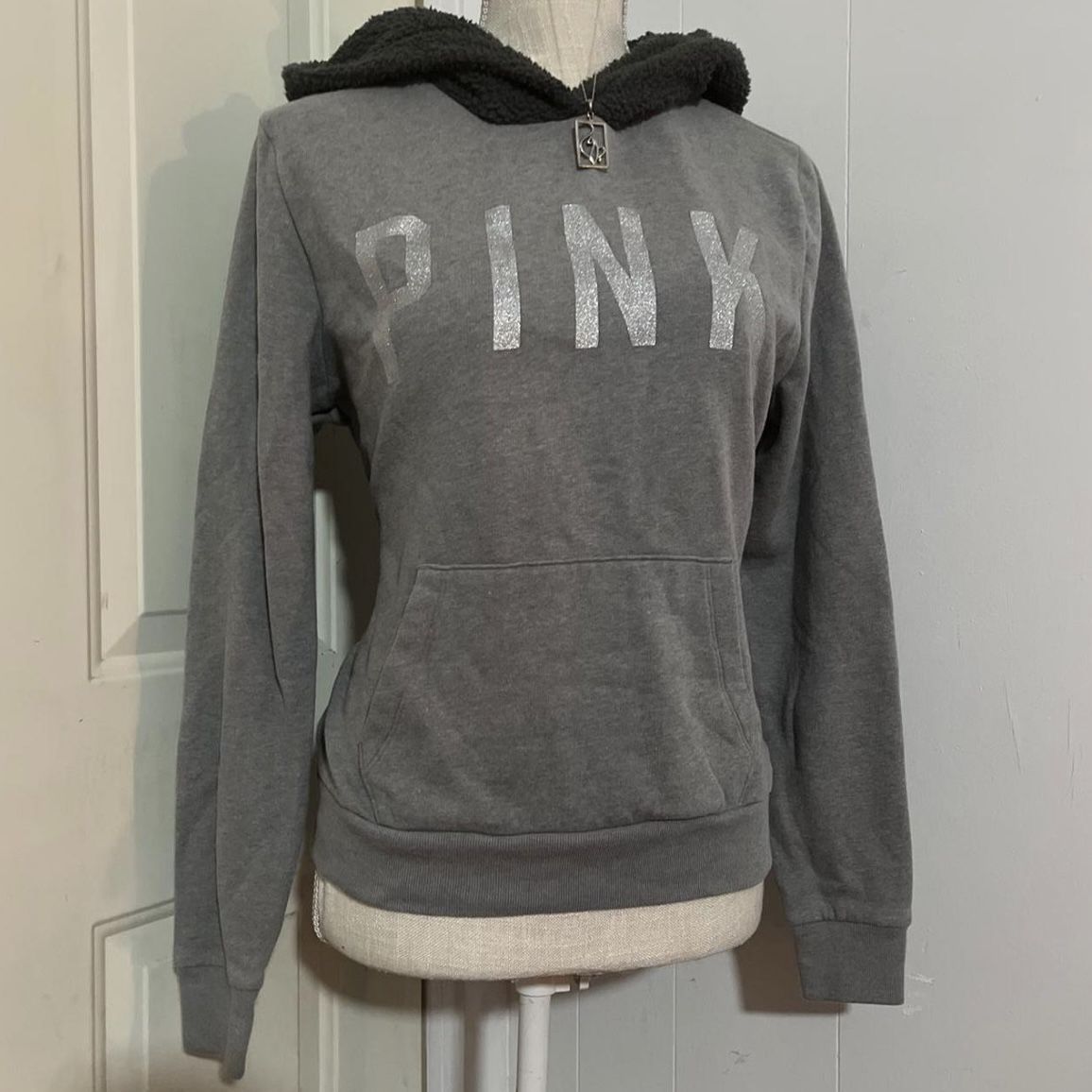 Women’s Grey Victoria Secret PINK Hoodie with a Fleece Hoodie and Glitter Logo Size Small