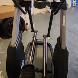 Elliptical - NordicTrack FreeStride Trainer FS7i