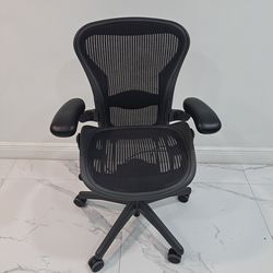 Herman miller aeron classic size A