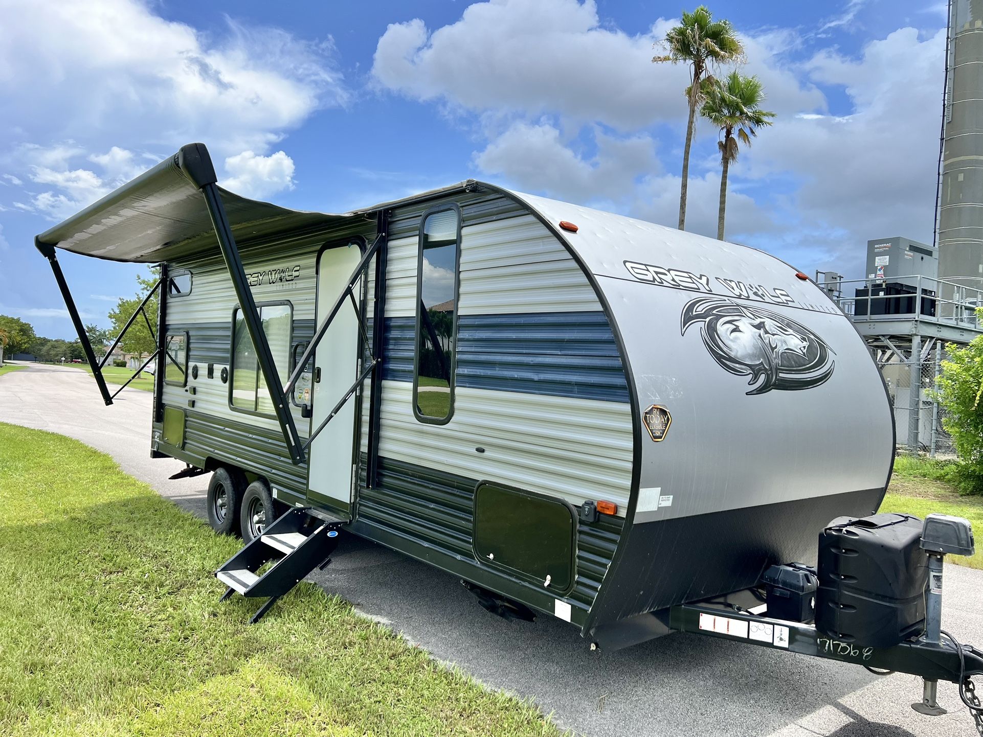 2020 Rv Camper Travel Trailer 22ft for Sale in Miami, FL OfferUp
