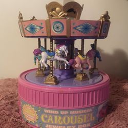 Vintage Wind Up Musical Jewelry Box