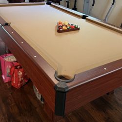 Murrey Pool Table with Accessories