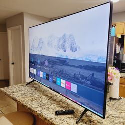 82” QLED! Samsung Smart Tv UHD HDR 4k! Flawless Picture!