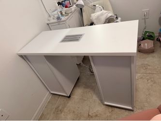 Manicurist's table