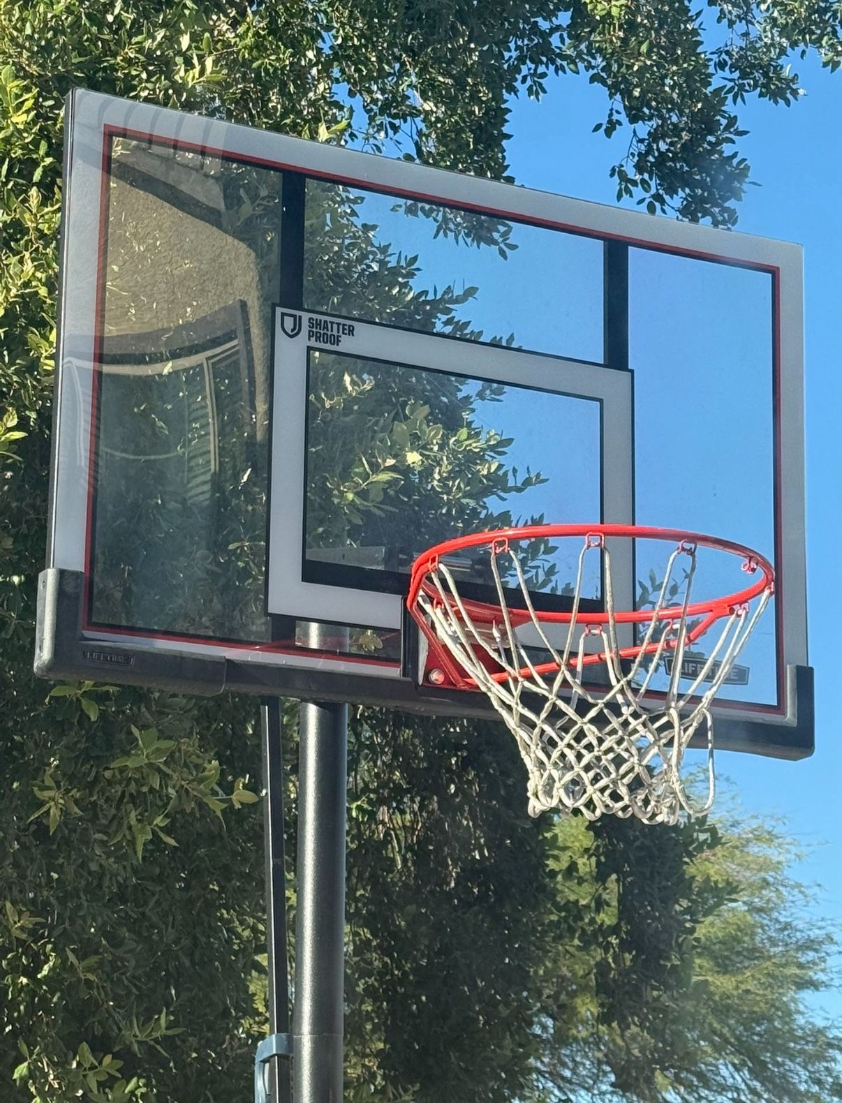 Shatterproof Basketball Hoop **PICK UP ONLY**