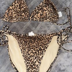 Leopard print women’s bikini set