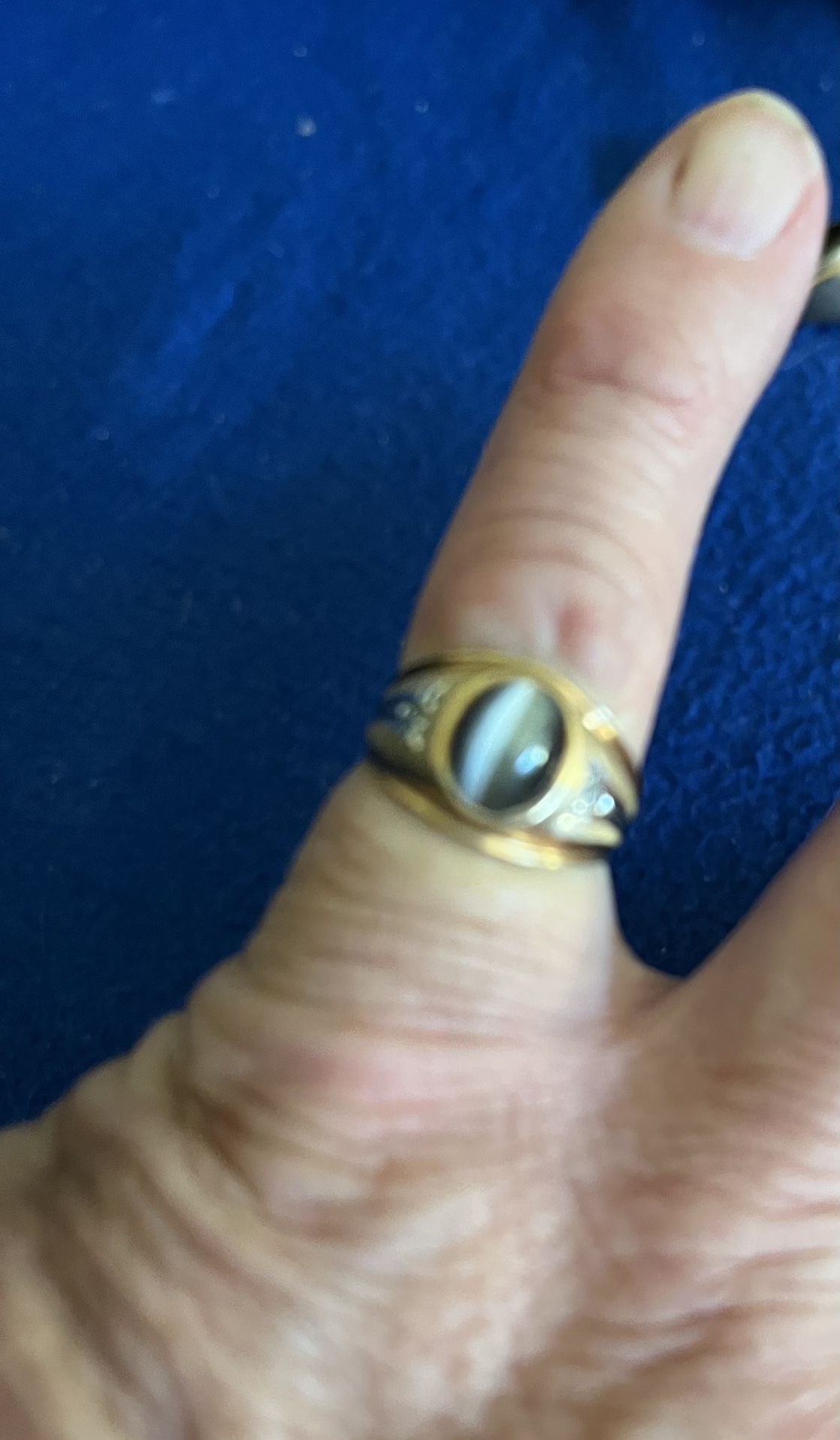 Cat’s Eye Ring w/ 2 diamonds - Size 6-1/2 - 10k Gold