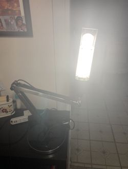 Z Shaped Adjustable Lamp With Base + AC Cord