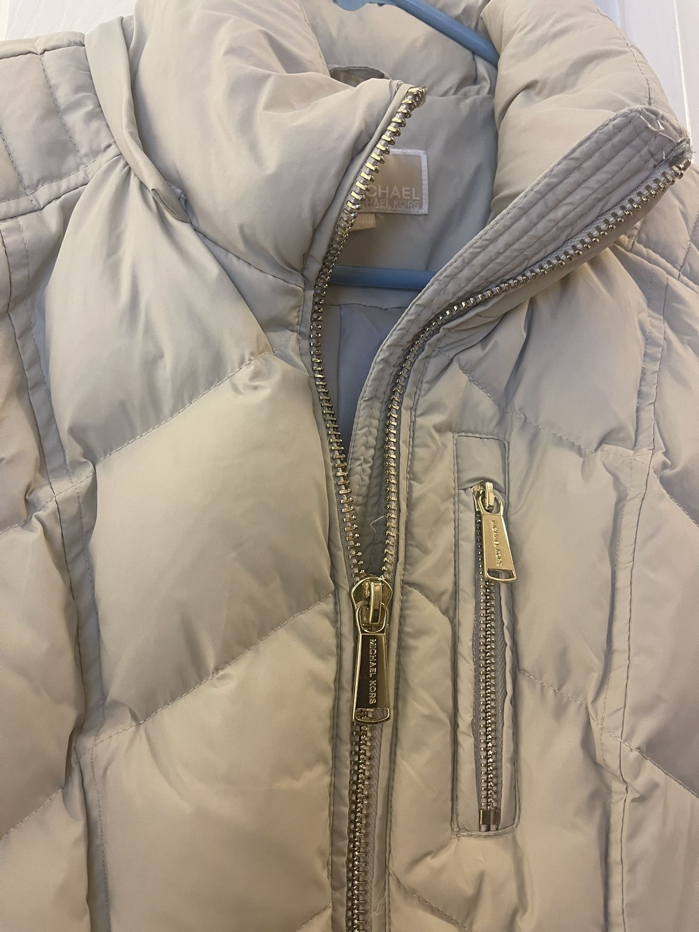 MICHAEL KORS Faux Fur Trim Puffer Jacket & Black Guess Jacket