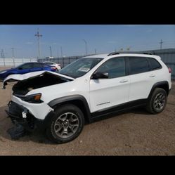 Parts For Jeed Cheroki 2018 Y Mas De 200 Carros Para Partes