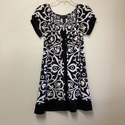 Women’s INC Polyester/spandex black & white short sleeve above the knee Stretch dress… Size medium