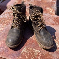 Womans Work Boots Size 6