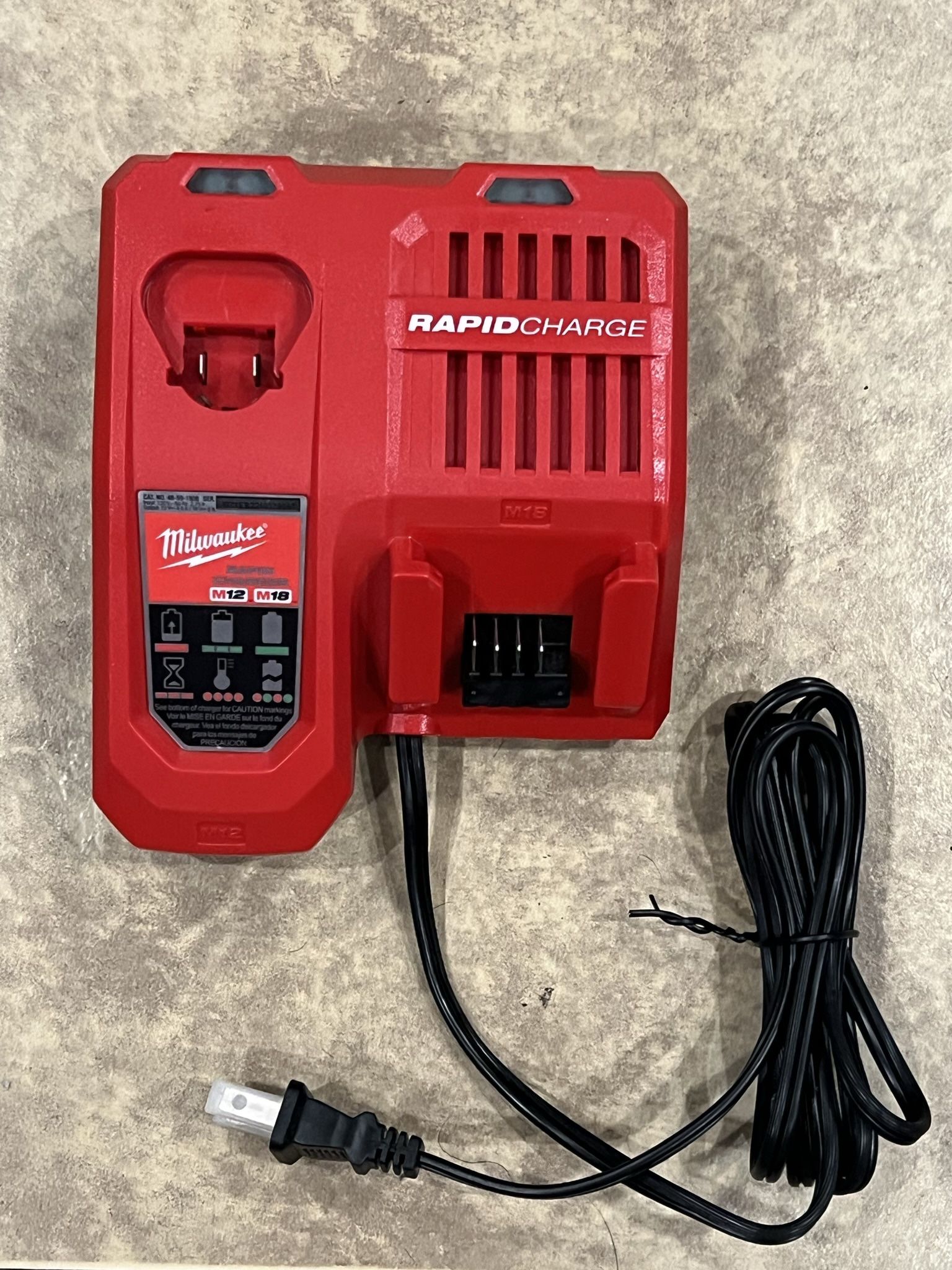 Milwaukee M12 & M18 RAPID Charger
