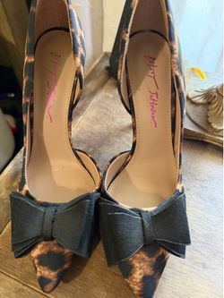 Betsy Johnson heels size 7.5