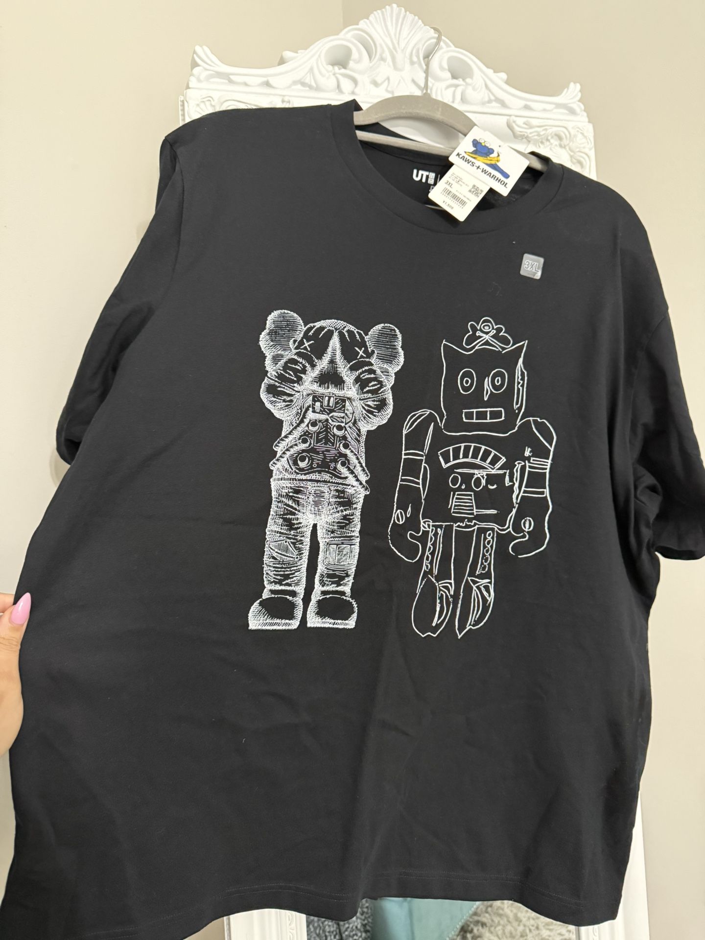 Japan Exclusive KAWS Black Short Sleeve Tee with Graphic Design NWT Mens3xl