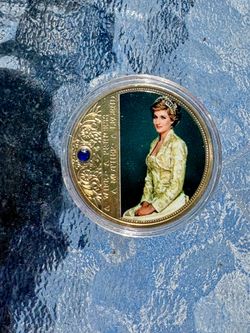 Vintage Princess Diana 👑 coin $100  Beautiful gold coin  Best offers  Pick up