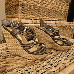 $10   FAUX SNAKESKIN WEDGE SANDALS   SIZE