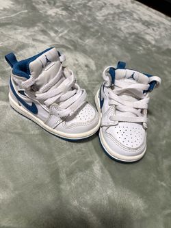 Jordan 1 Mid - Blue & White - Size 4C
