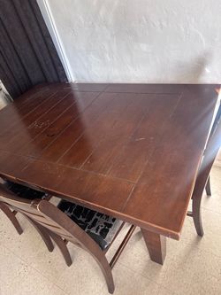 Mesa con 4 sillas