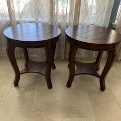 2 End tables