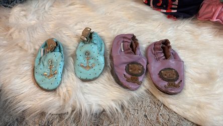 Robeeze 2 Pairs Baby Shoes