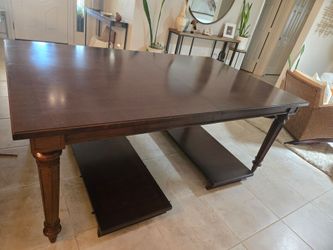 Dining room/ conference table