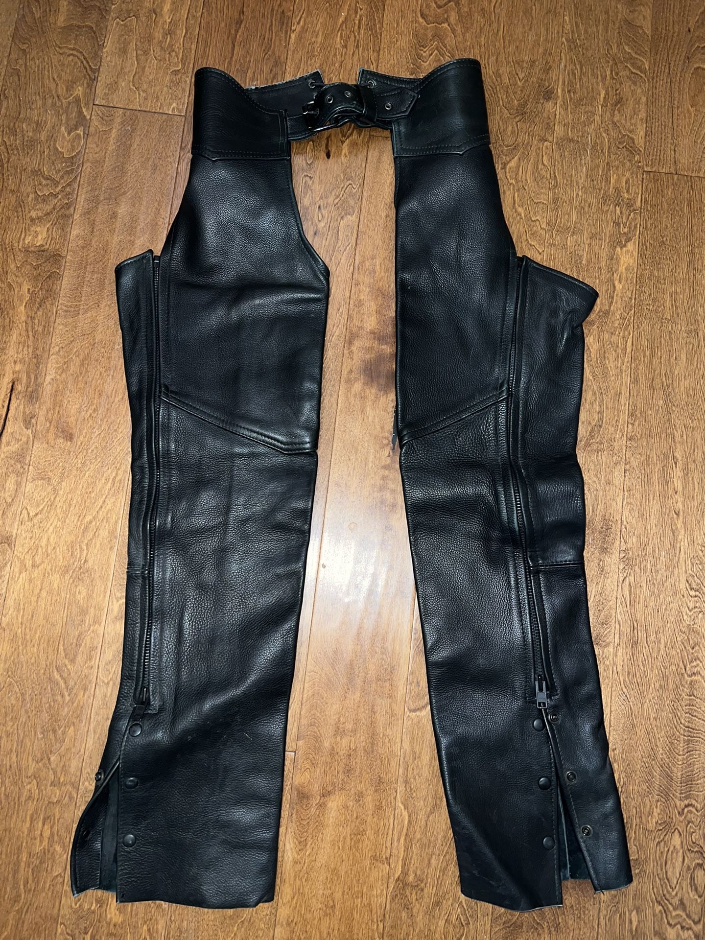 Leather riding Chaps Size Medium 