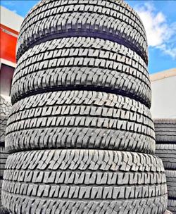 245 75 17 Michelin Tires Con 80% de Vida Las 4