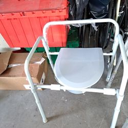 PORTABLE COMMODE SEAT TOILET IN GOOD CONDITION 