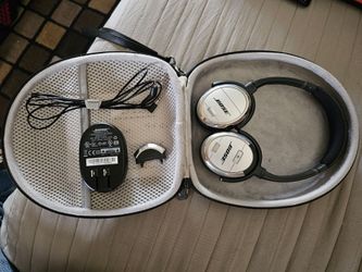 Bose Quiet Comfort 3 headphones