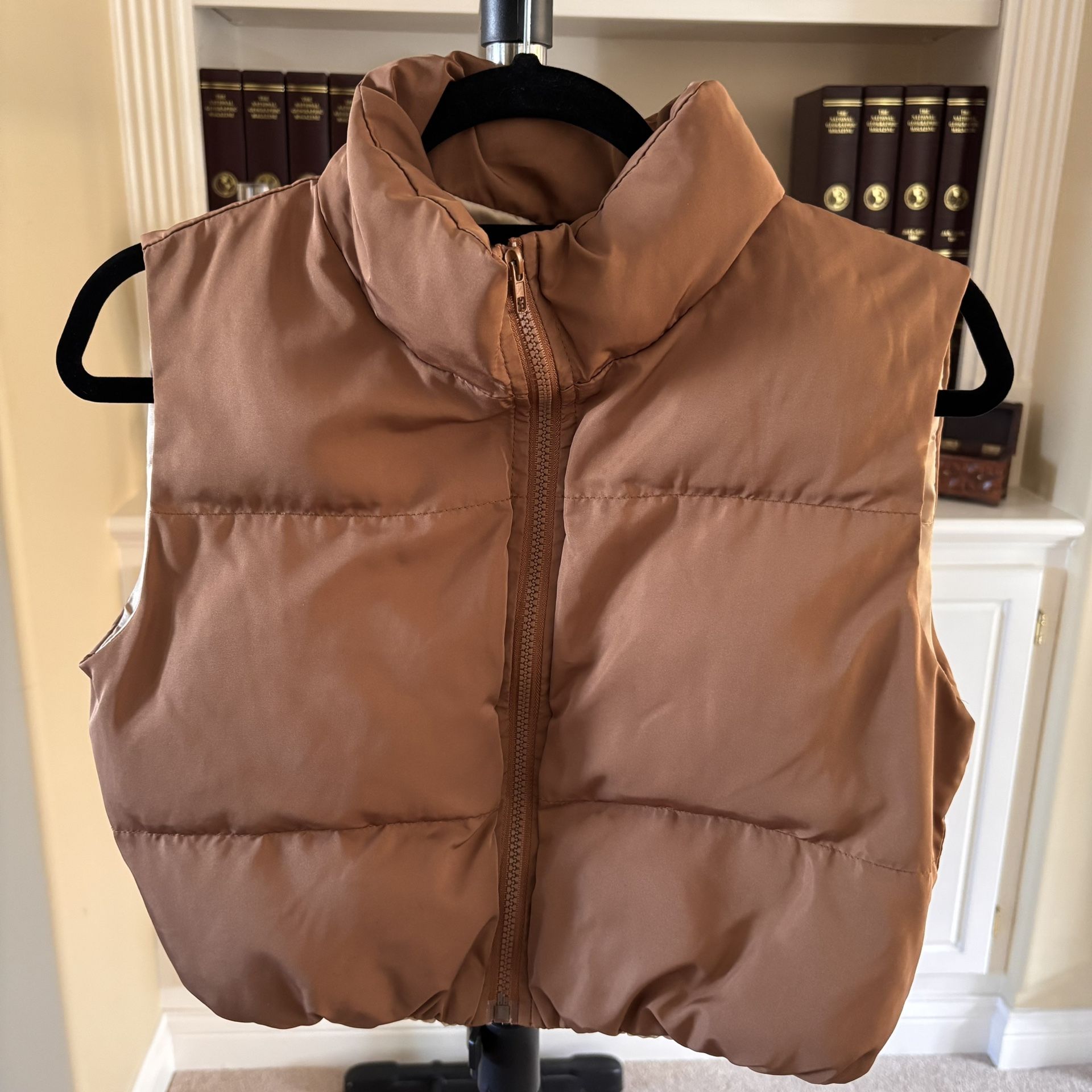 Women's Puffer Crop Top Small