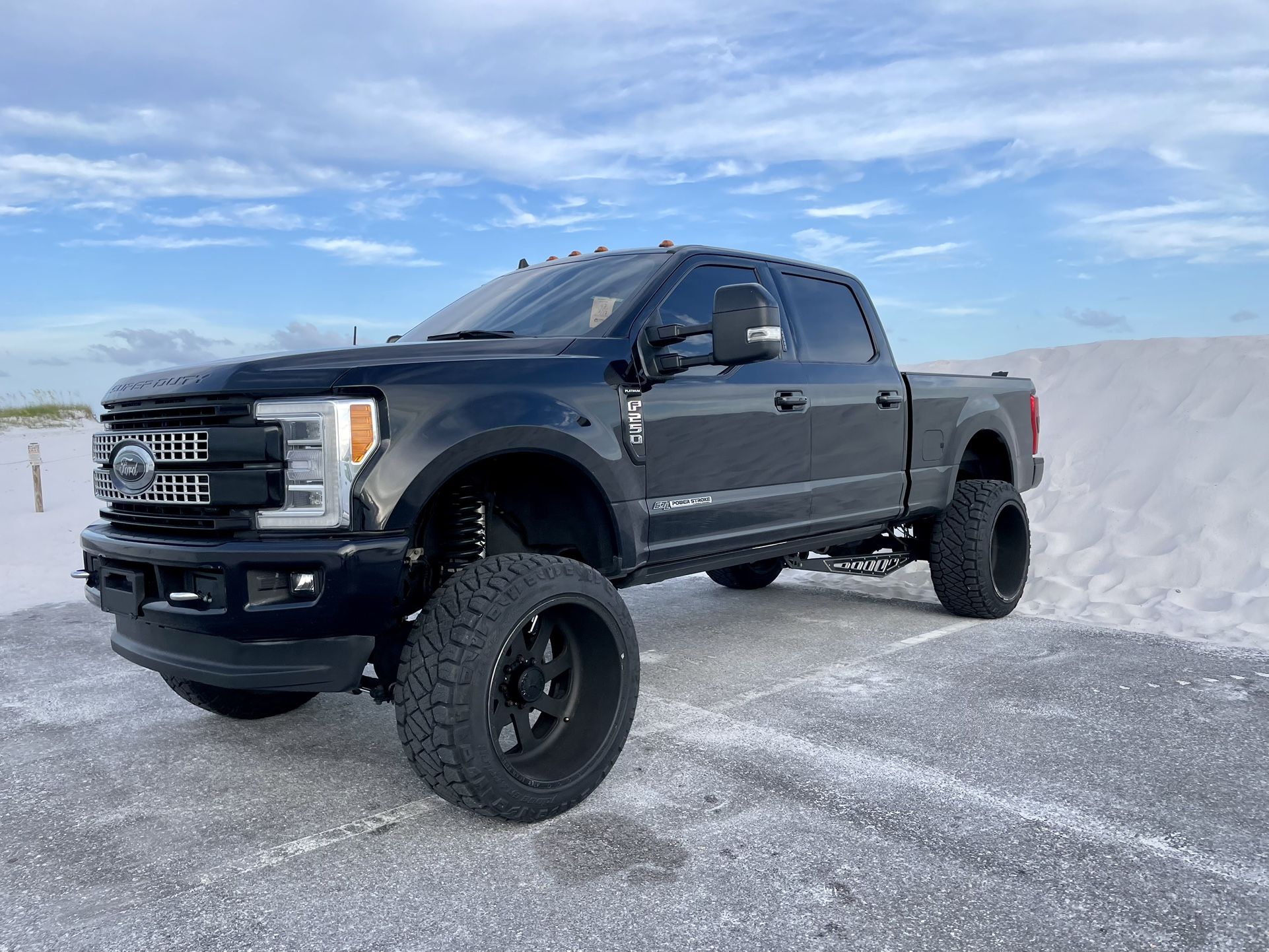 Ford Platinum Diesel F250 Superduty Factory Warranty Till 10/ 2026 for Sale in Fort Lauderdale