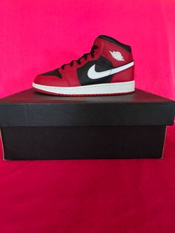 Air Jordan 1 Mid Red Black White Sneaker