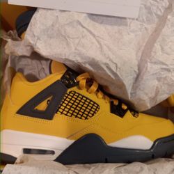 Air Jordan 4 Retro Tour Yellow Dark Blue Gray"Lightning" Sizes 4.5 Y ($215)And 6y($250)