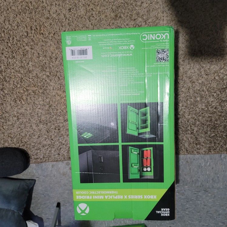Xbox Series X Replica Mini Fridge