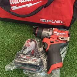 Milwaukee M12 Fuel Hammer Dril With 4,0Ah & Bag