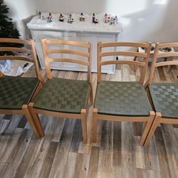 Expanding Table & 4 Chairs