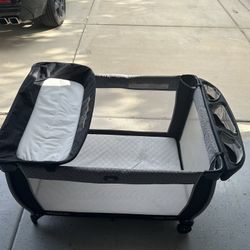 Portable Graco Pack N Play (Read Description) 