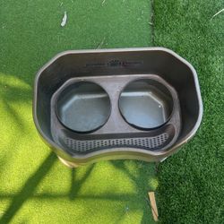 Dog Feeder 