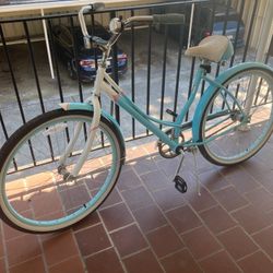 Women’s  Schwinn Legacy Cruiser