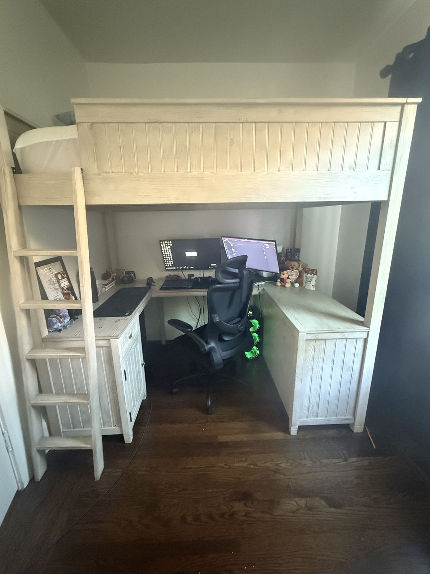 Loft Bed Frame With Matress
