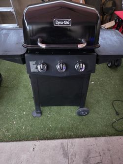 Dyna-Glo 3-Burner Gas Grill