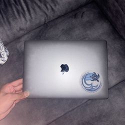 MacBook M2 Pro 13.3