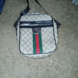 Gucci Messenger bag