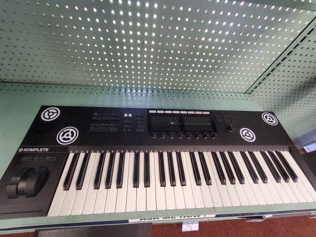 Komplete Digital Keyboard